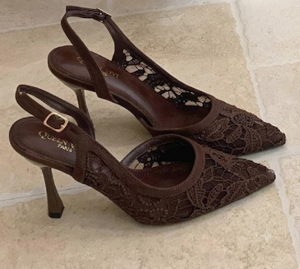 Escarpin slingback en dentelle, bout pointu et talon fin