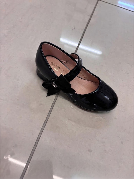 Escarpin petit talon noir verni, nœud strassé