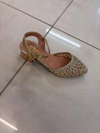 Escarpin petit talon, bride cheville et strass