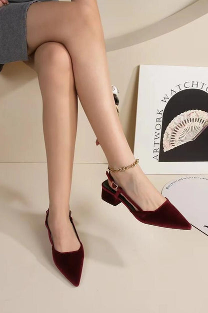 Escarpin bride arrière en velours, bout pointu et petit talon
