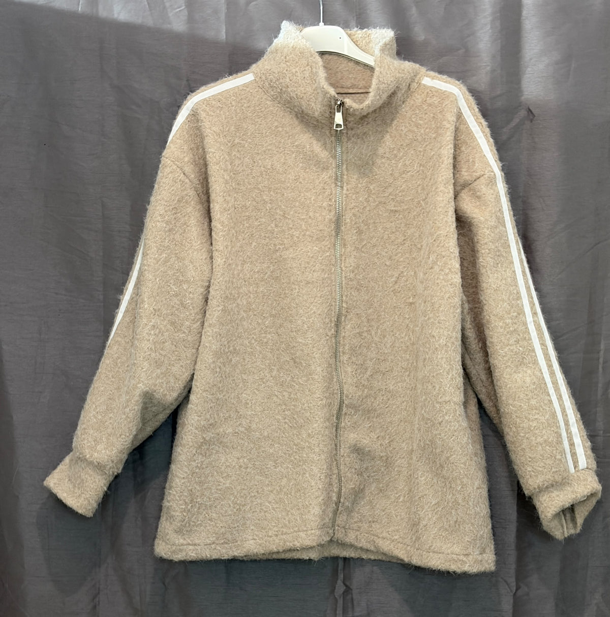 Blouson zippé bouclette à bandes blanches