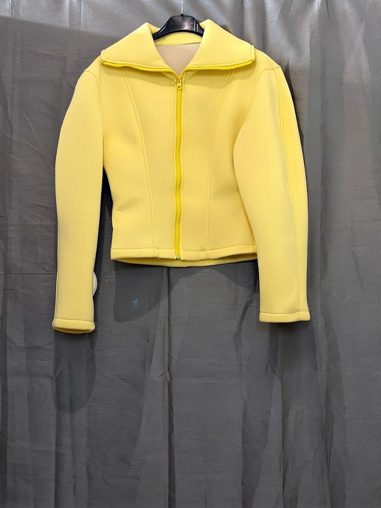 Veste courte épaisse, col zippé