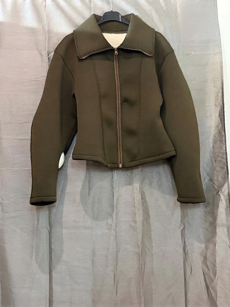 Veste courte épaisse, col zippé