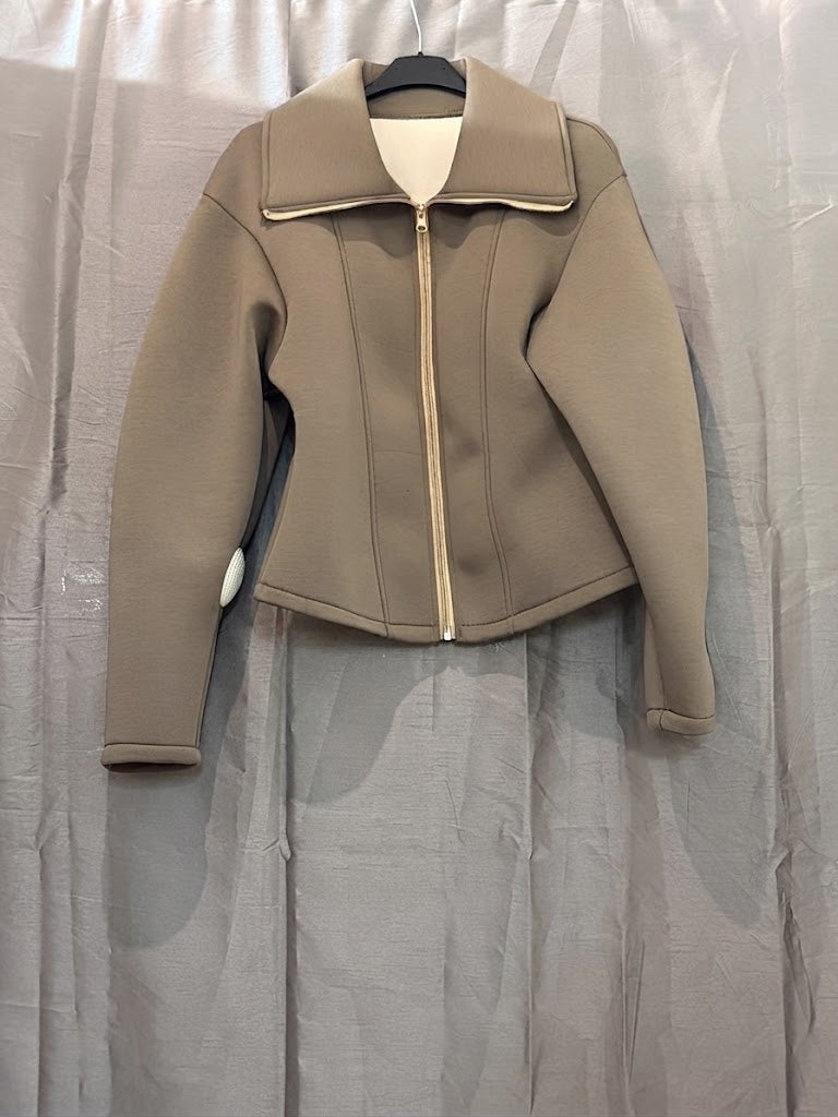 Veste courte épaisse, col zippé