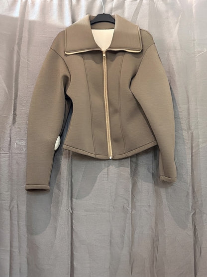 Veste courte épaisse, col zippé