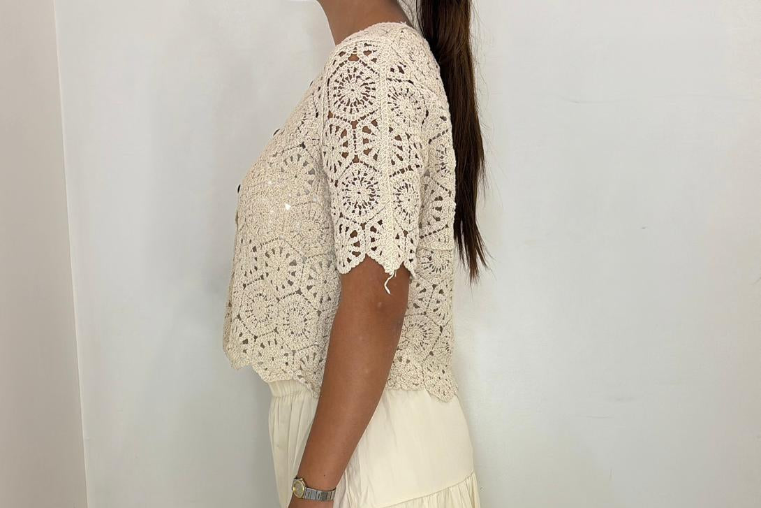 Top crochet à manches courtes