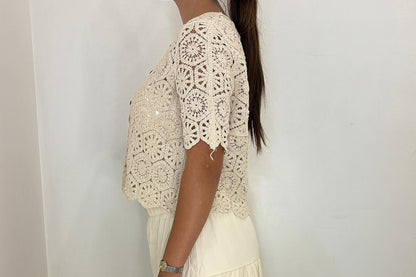 Top crochet à manches courtes