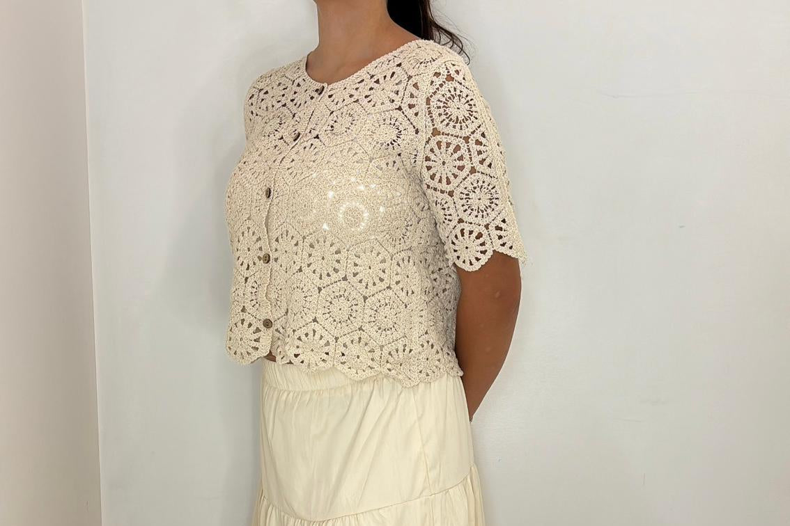 Top crochet à manches courtes