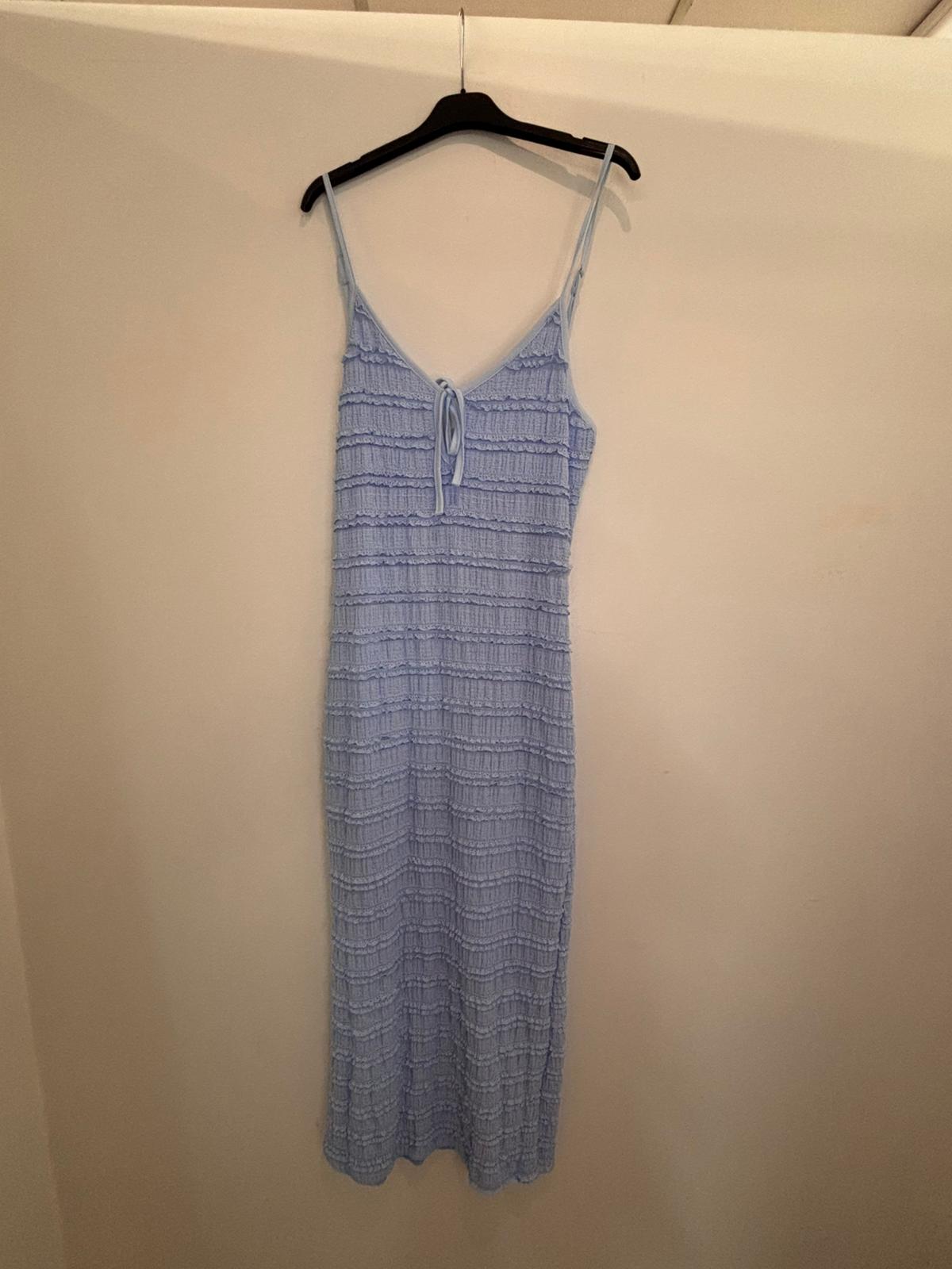 Robe longue côtelée à fines bretelles