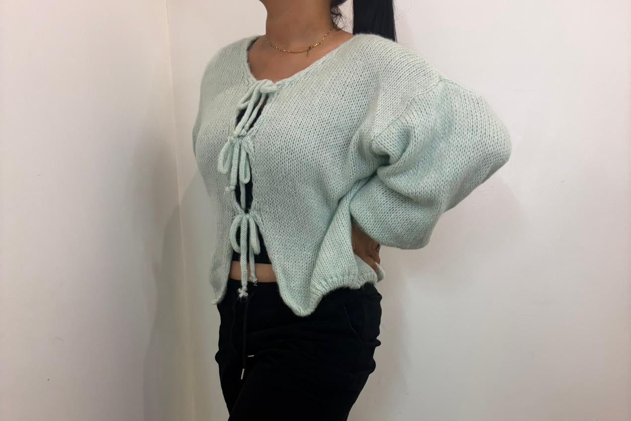 Pull oversize à nœuds sur le devant