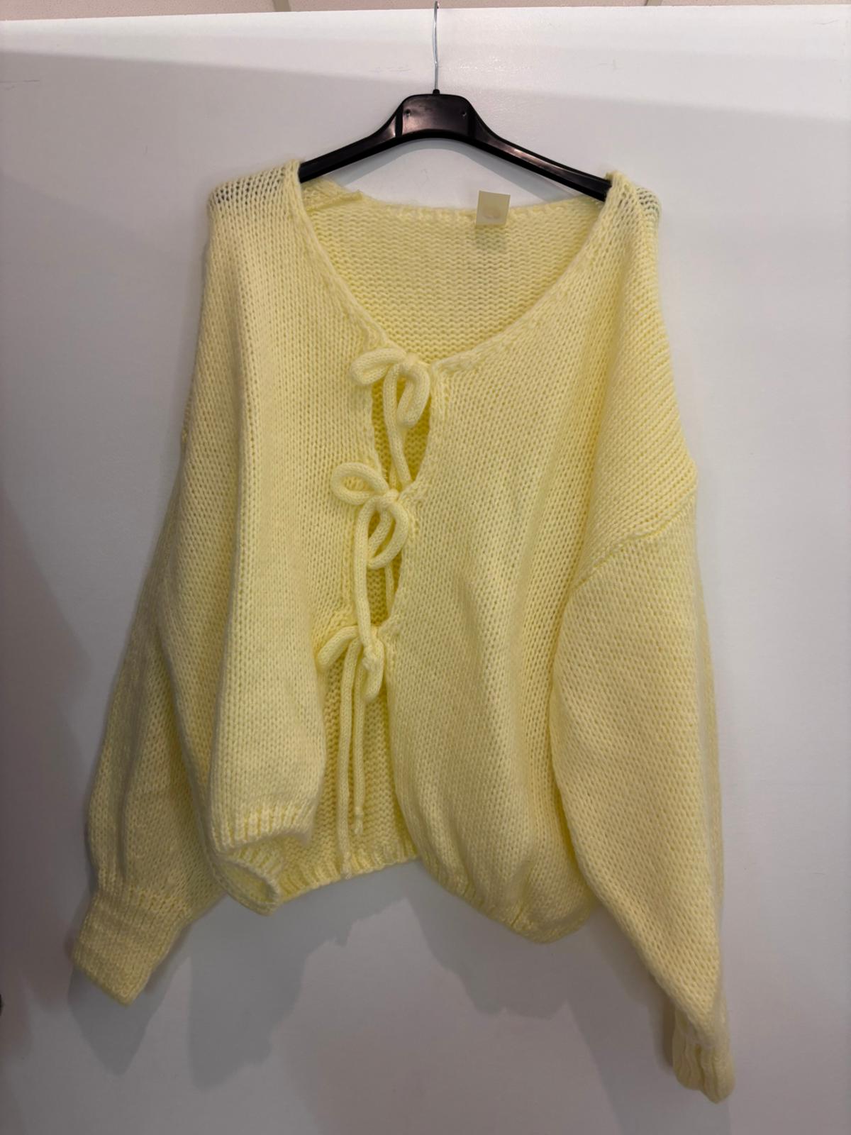 Pull oversize à nœuds sur le devant