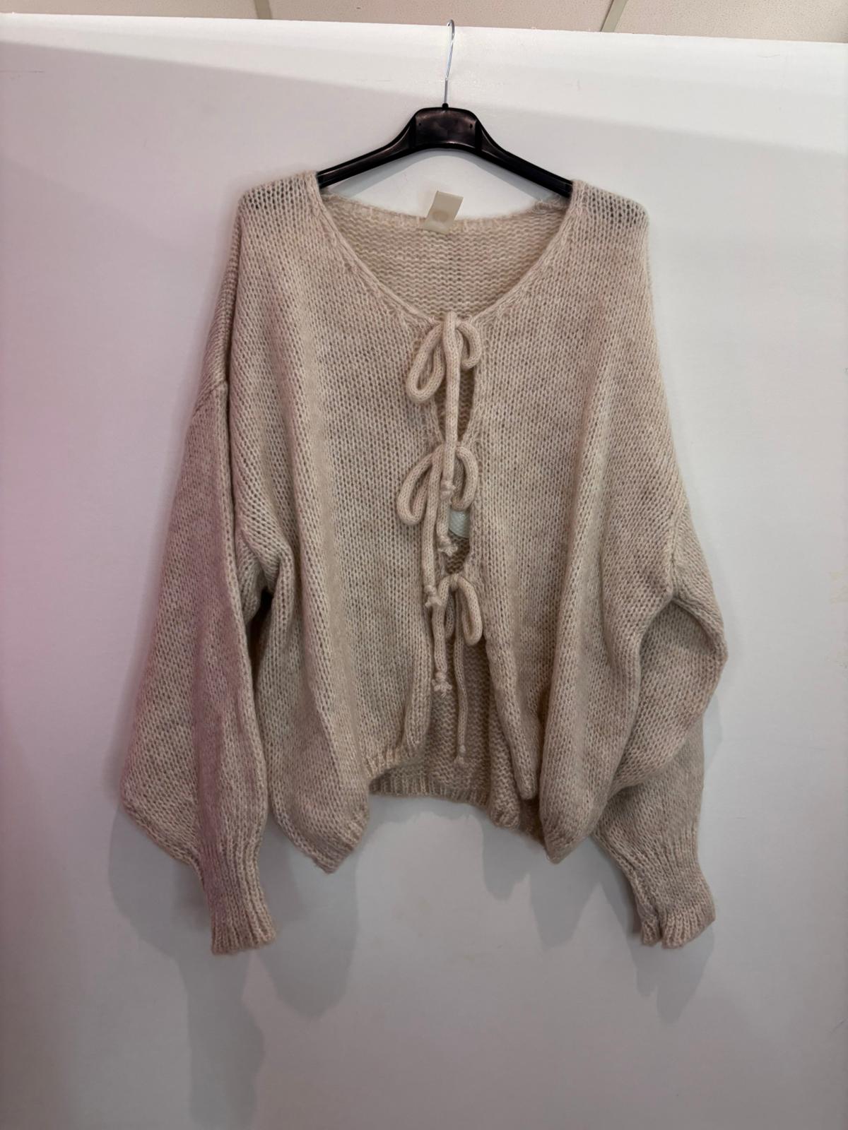 Pull oversize à nœuds sur le devant