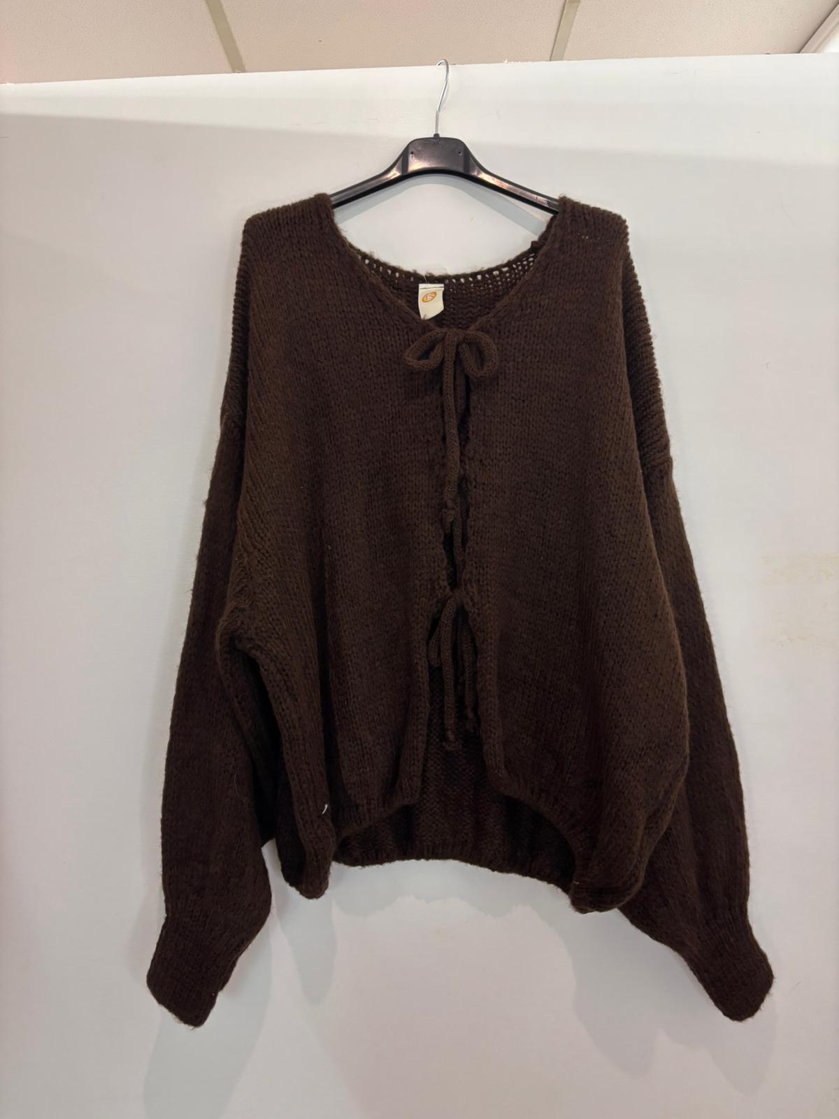 Pull oversize à nœuds sur le devant