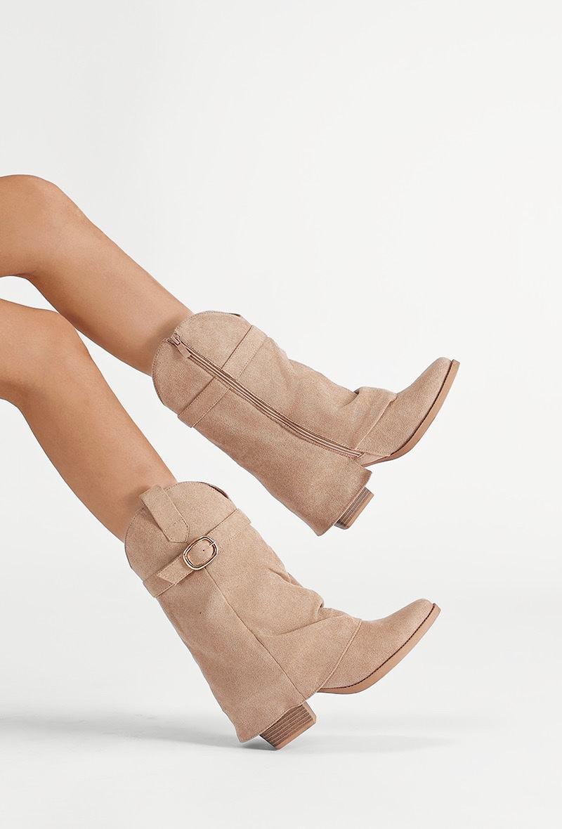 Bottes avec boucle dorée