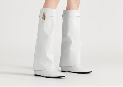 Bottes avec détail cadenas doré