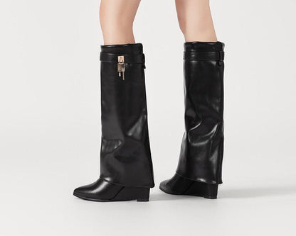 Bottes avec détail cadenas doré
