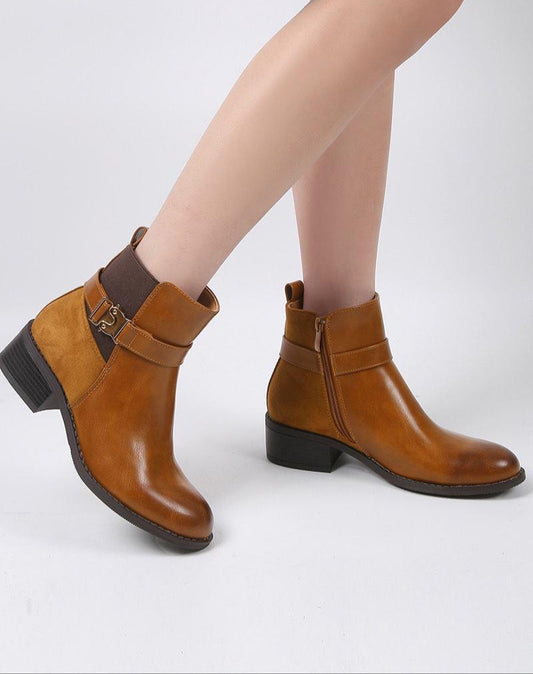 Bottines à boucle dorée et talon bas