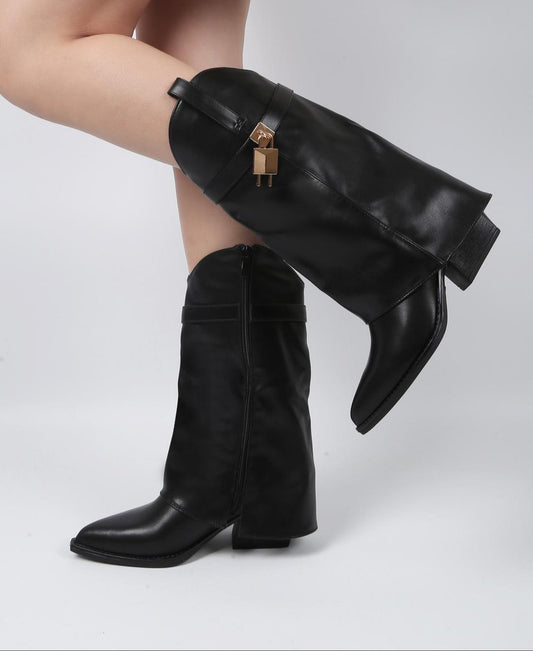 Bottes hautes avec cadenas doré décoratif
