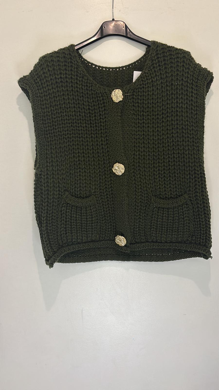 Cardigan sans manches en maille avec boutons dorés