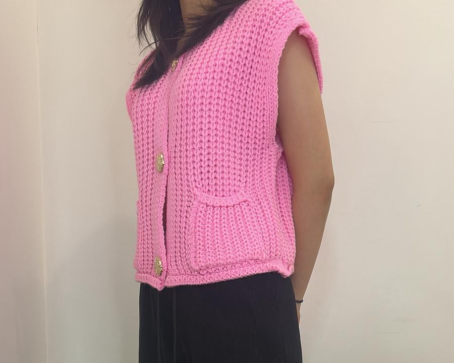 Cardigan sans manches en maille avec boutons dorés
