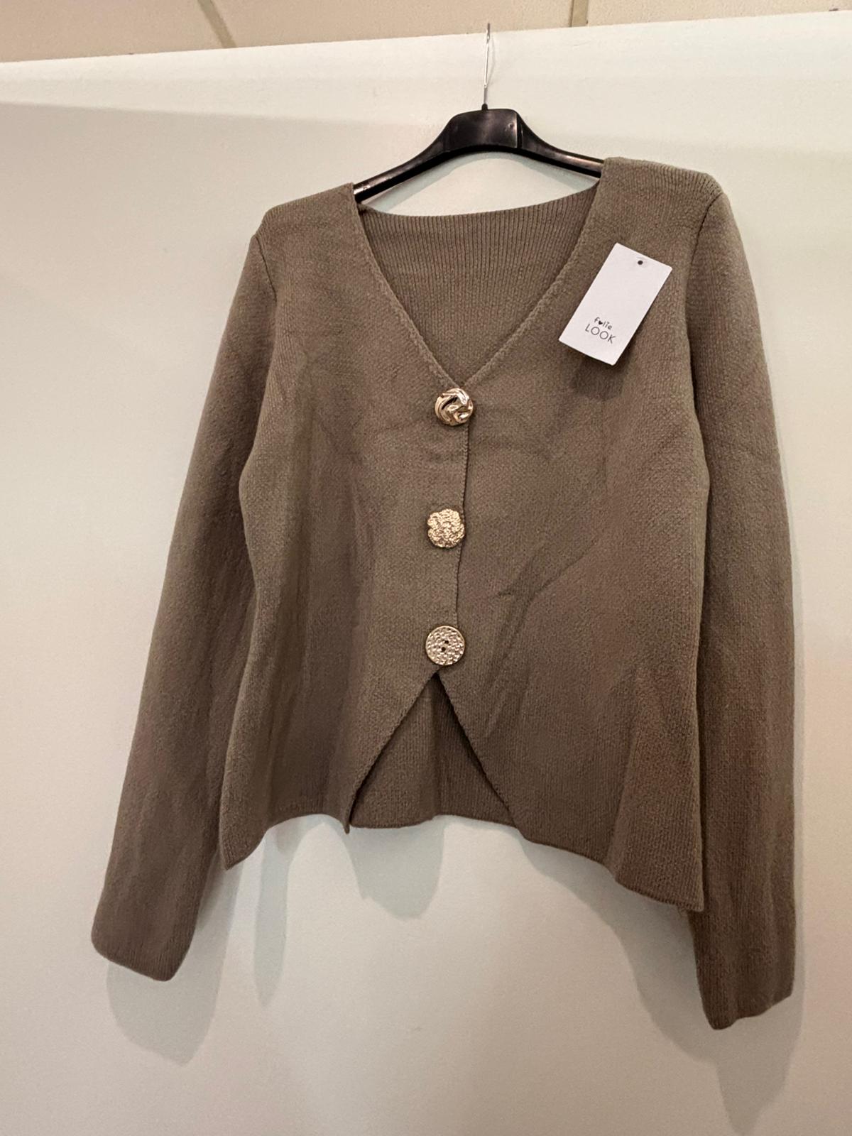 Cardigan à gros boutons dorés
