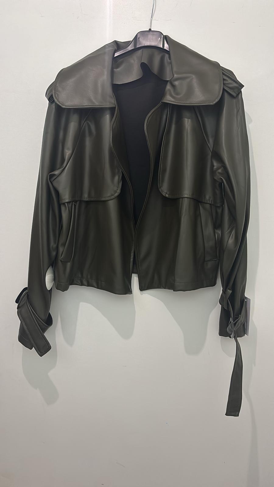 Veste en simili cuir avec ceinture