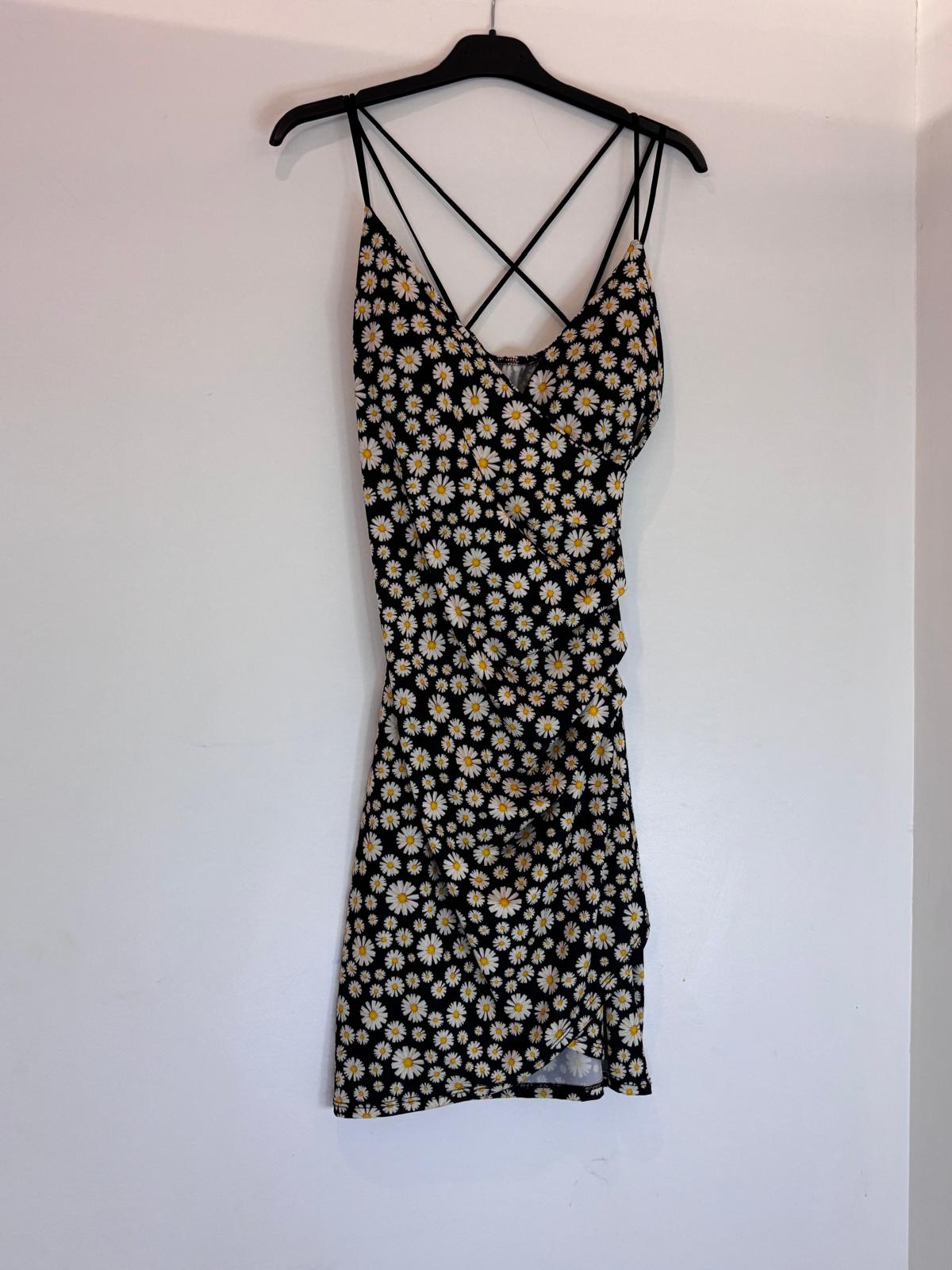 Robe fleurie à fines bretelles