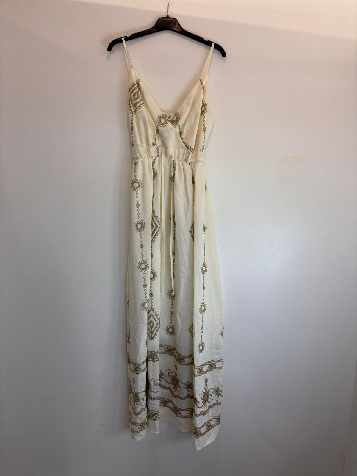 Robe longue bohème à bretelles fines et broderies dorées