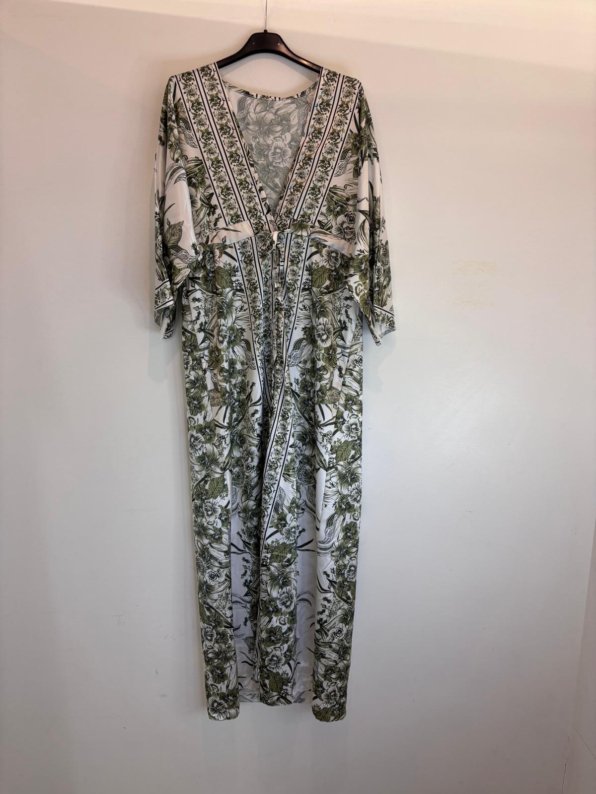 Robe longue à imprimé floral et décolleté cache-cœur
