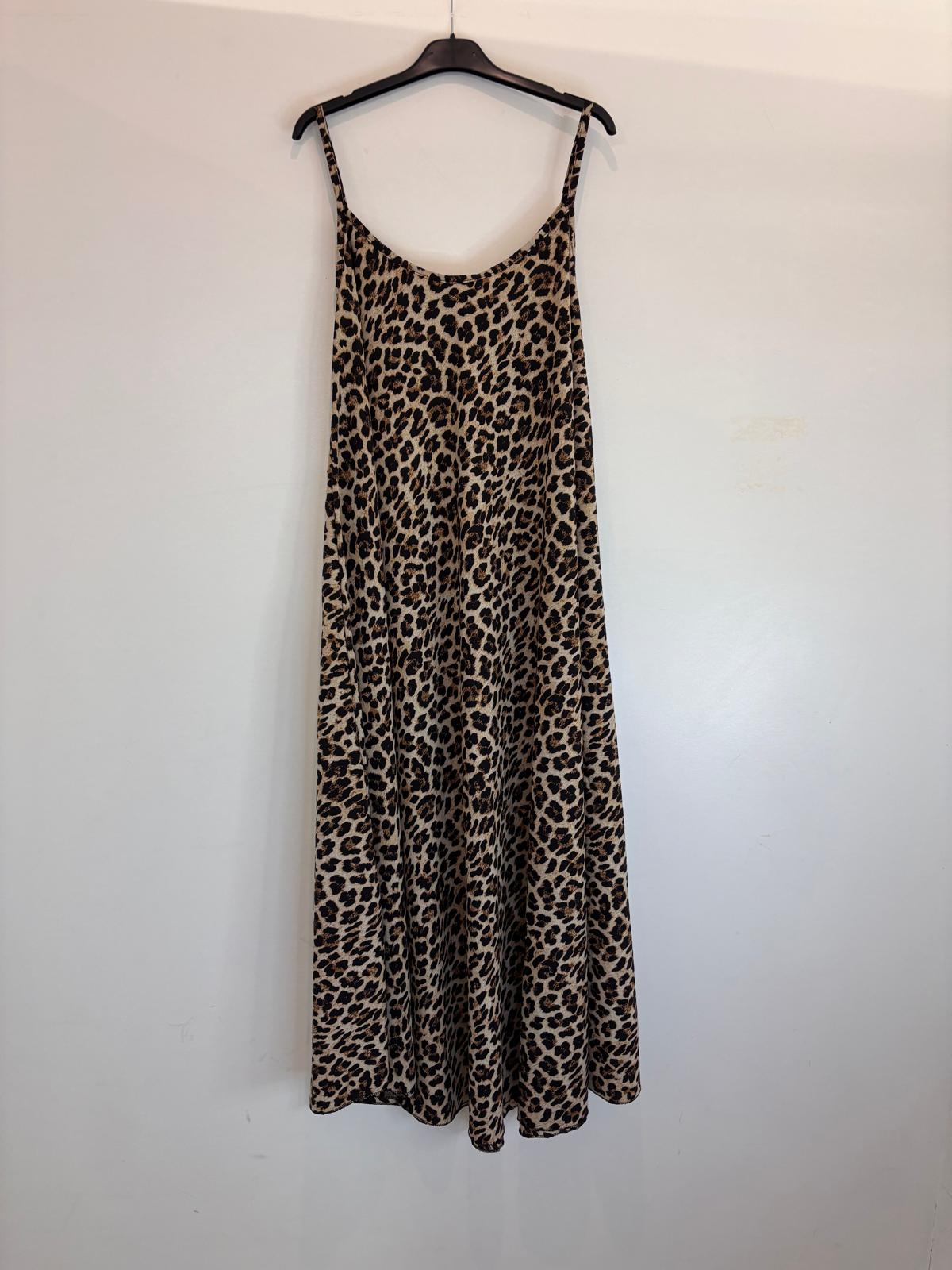 Robe longue à bretelles imprimé léopard