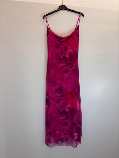 Robe longue fluide à fines bretelles et imprimé feuillage