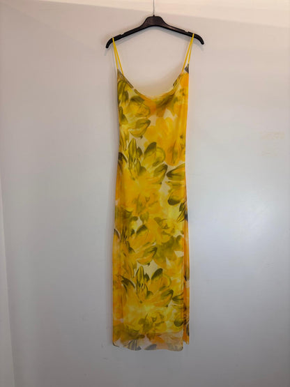 Robe longue fluide à fines bretelles et imprimé feuillage