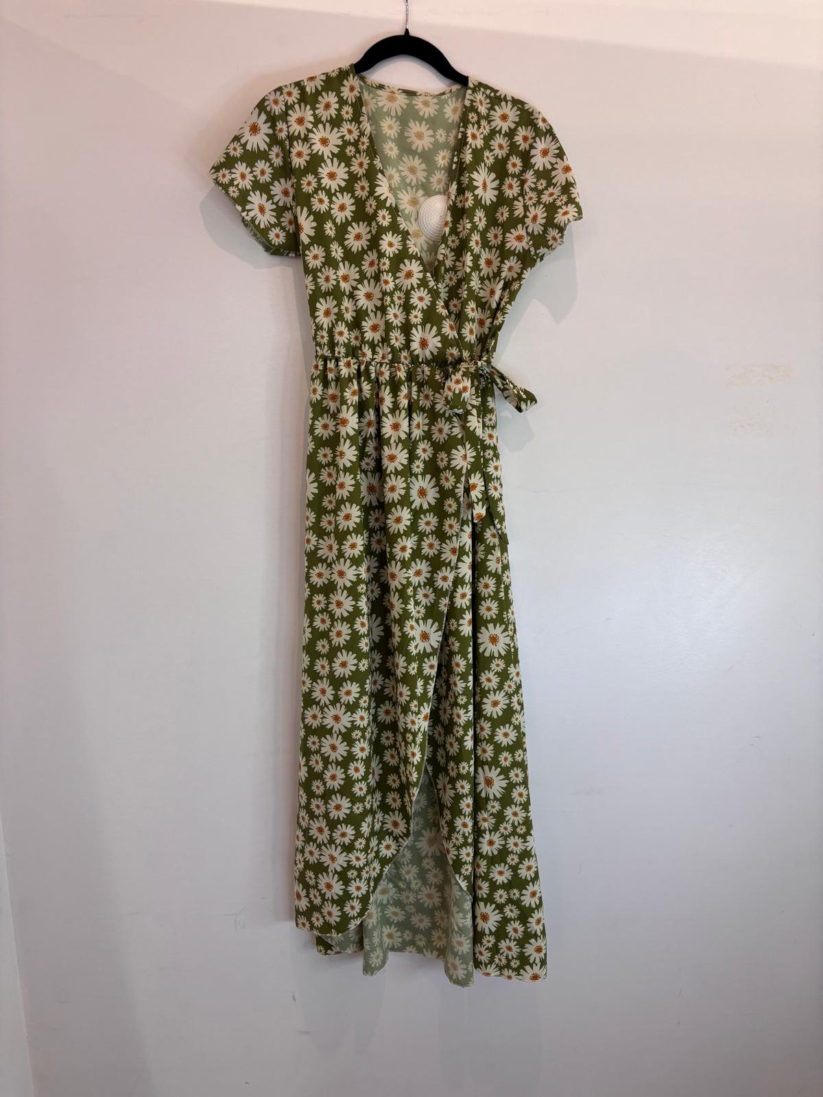 Robe longue à fleurs avec ceinture nouée