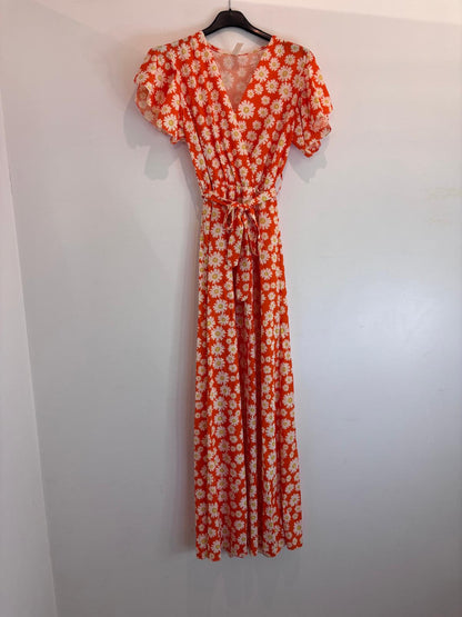 Robe longue à fleurs avec ceinture nouée