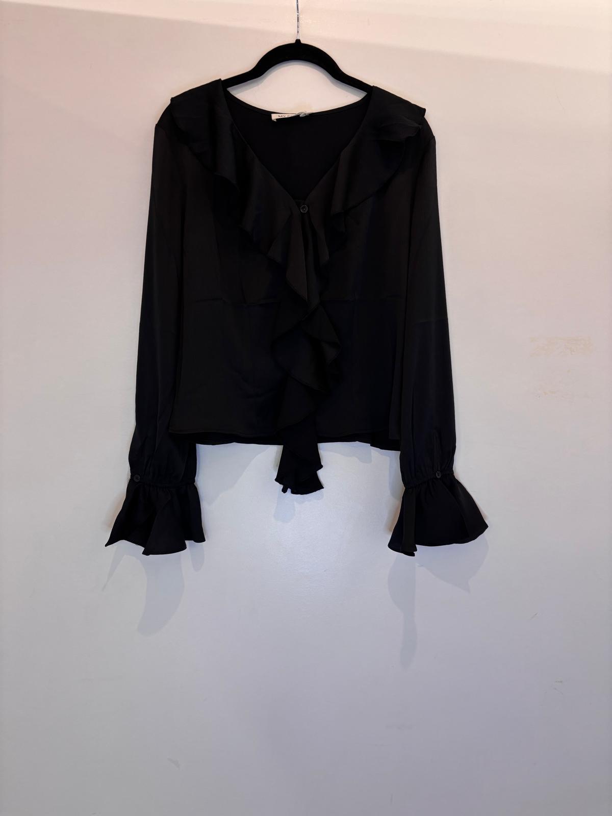 Blouse élégante à volants et manches évasées