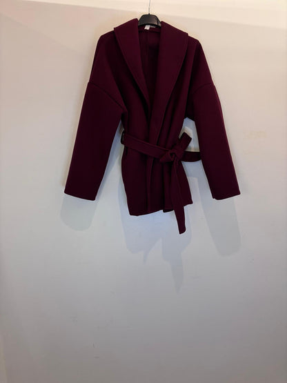 Manteau mi-long à capuche avec ceinture