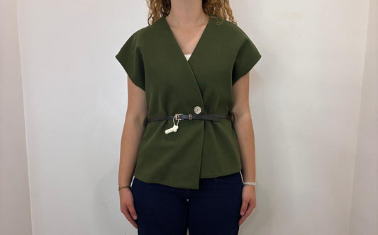 Top sans manches ceinturé