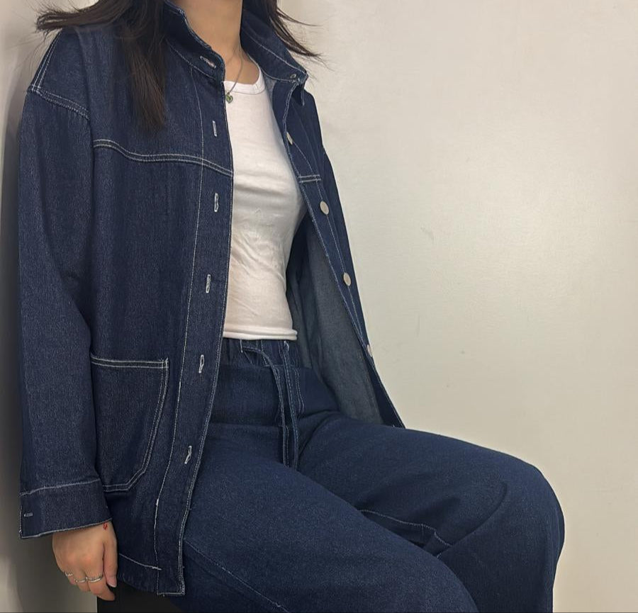 Veste en denim brut oversize à surpiqûres contrastées