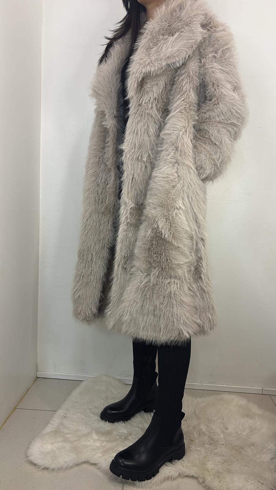 Manteau long en fausse fourrure