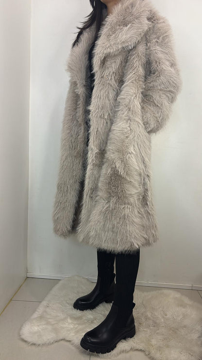 Manteau long en fausse fourrure