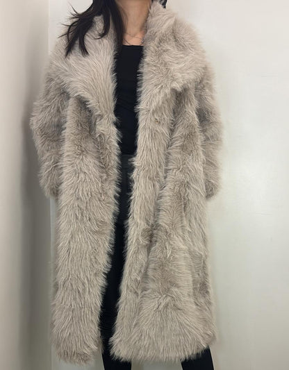 Manteau long en fausse fourrure