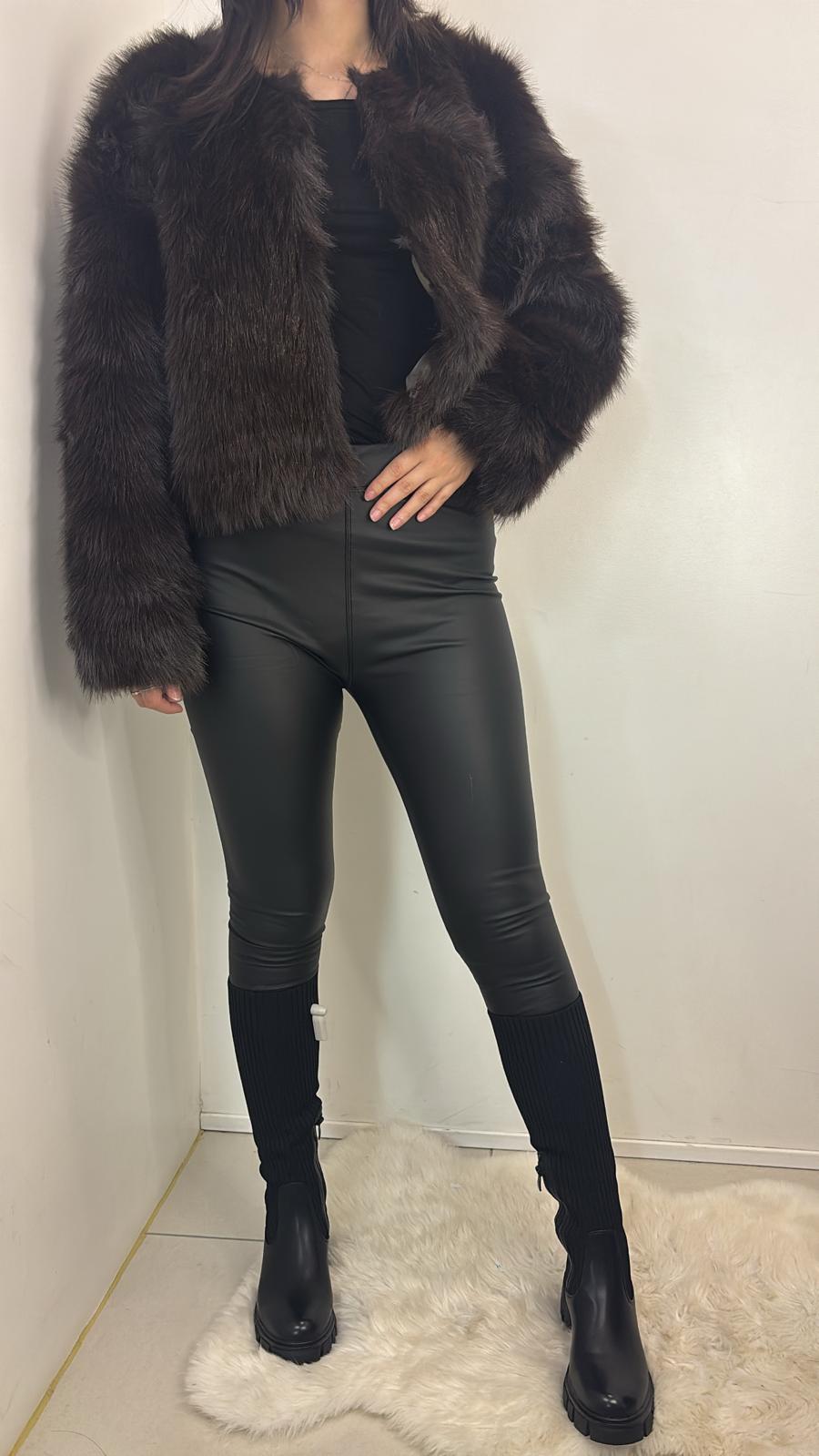 Veste courte en fausse fourrure