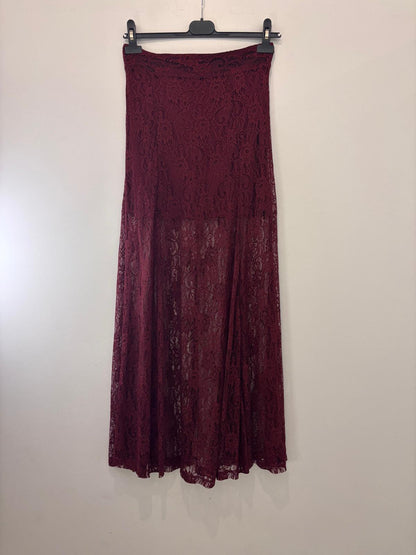 Jupe longue transparente en dentelle doublée