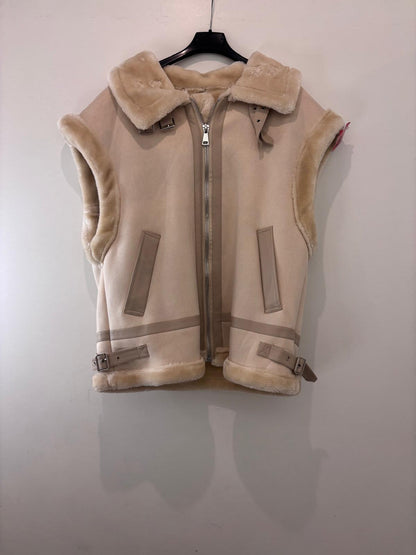 Veste sans manches doublé en fausse fourrure
