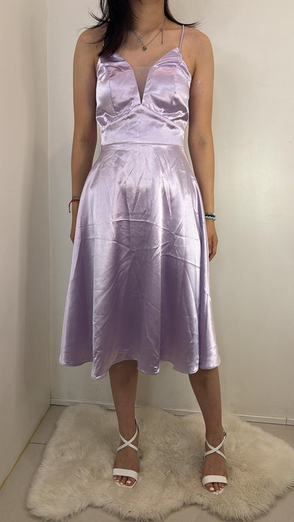 Robe satinée à fines bretelles