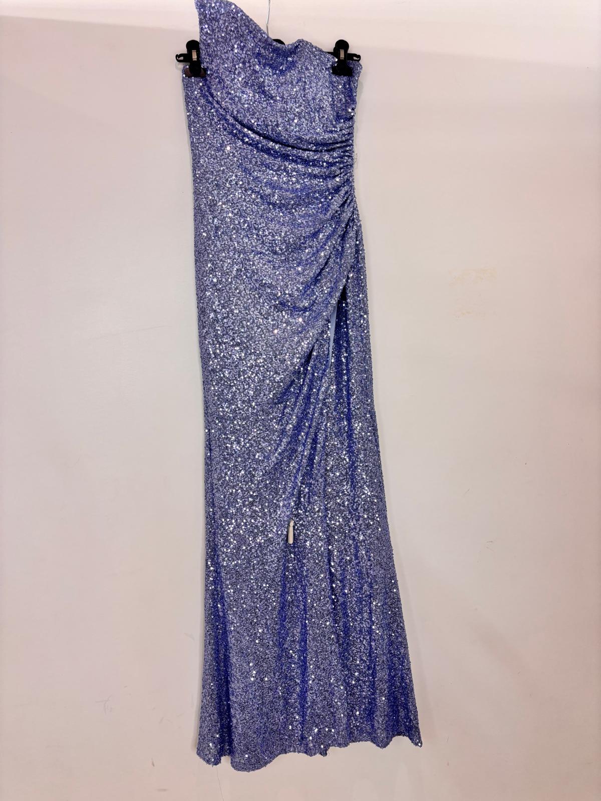 Robe longue à sequins fendue dos lacé