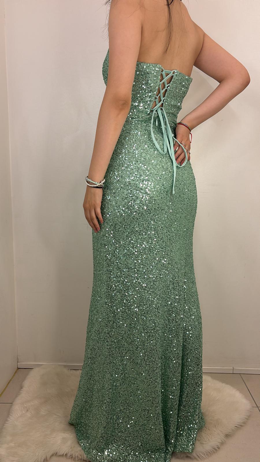 Robe longue à sequins fendue dos lacé