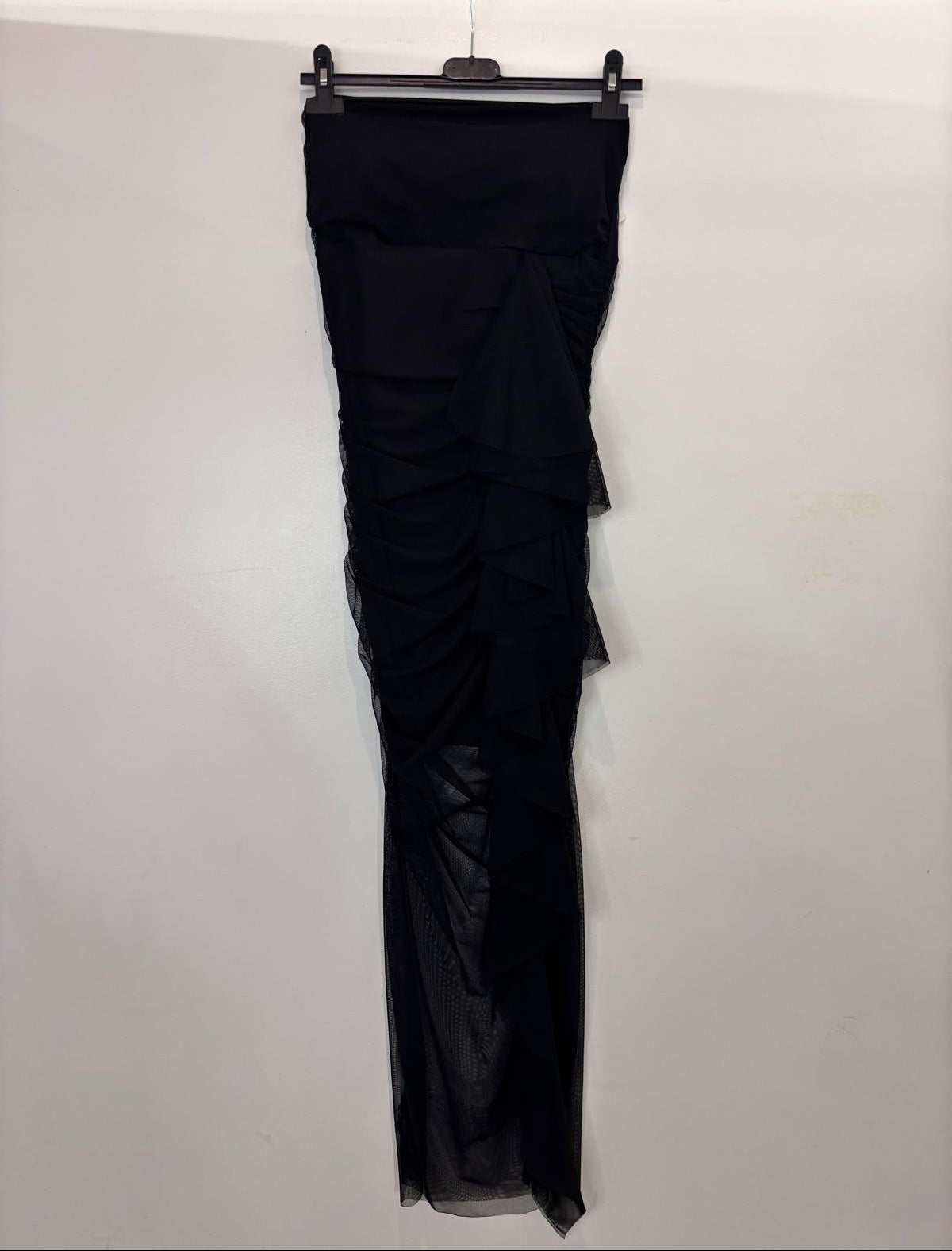 Robe bustier à volants et fente transparente