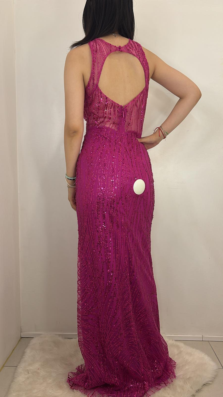 Robe longue à sequins et dos ouvert