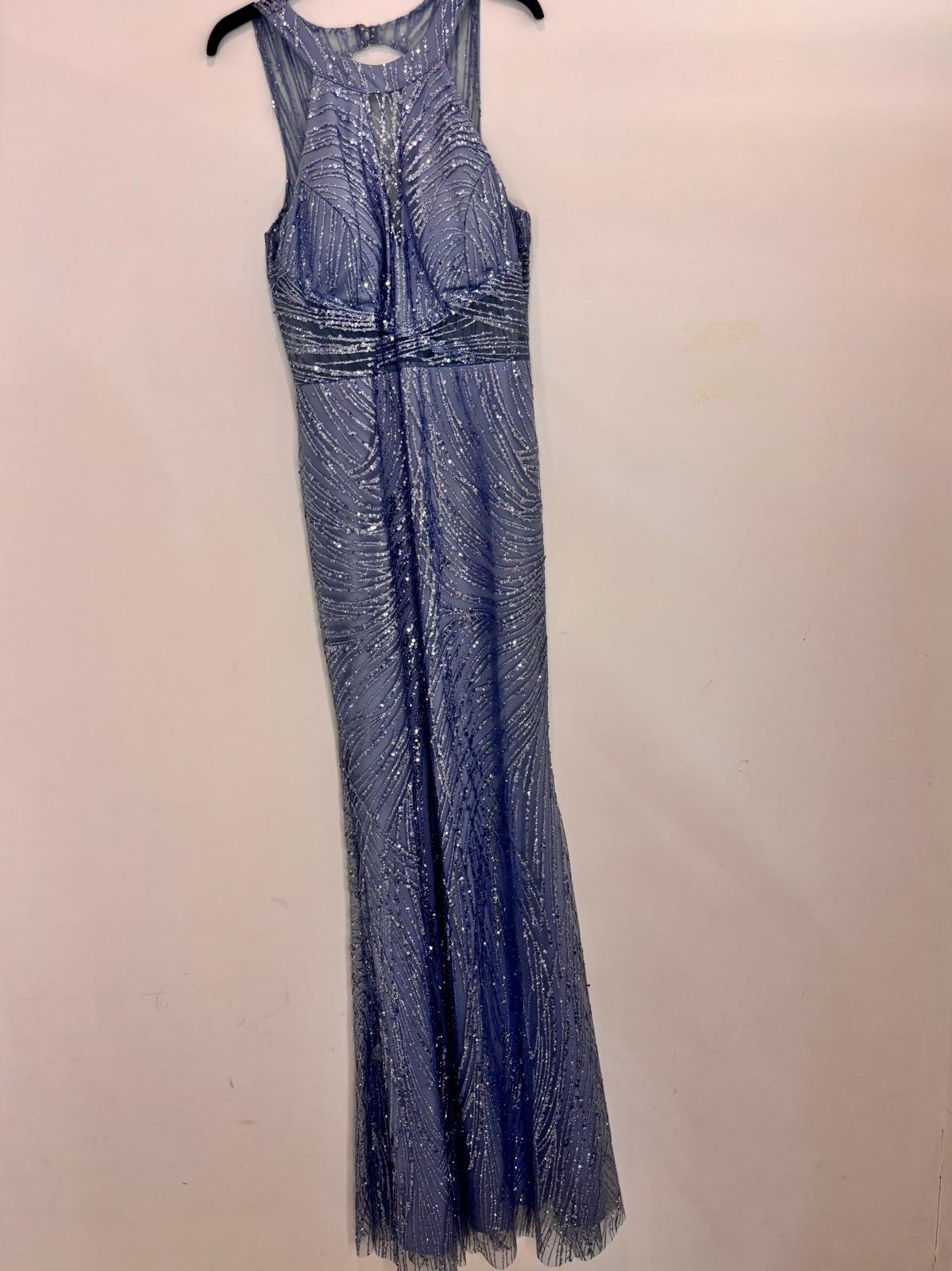 Robe longue à sequins et dos ouvert